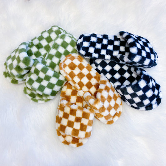 β¨ Cozy Luxe Checker Slippers β¨